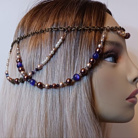 Beaded Headpiece Faux pearls and glass beads. Bronze chain crown band. - Picture 3 of 4